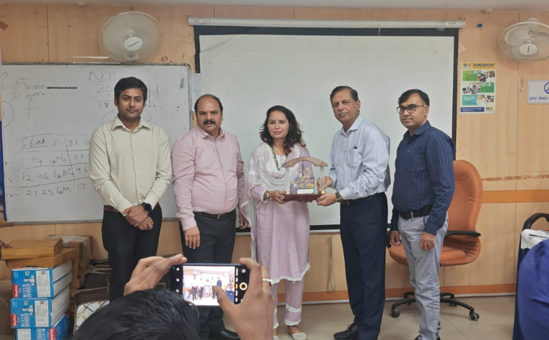 Guinness World Record achievement by West Delhi insurance advisor